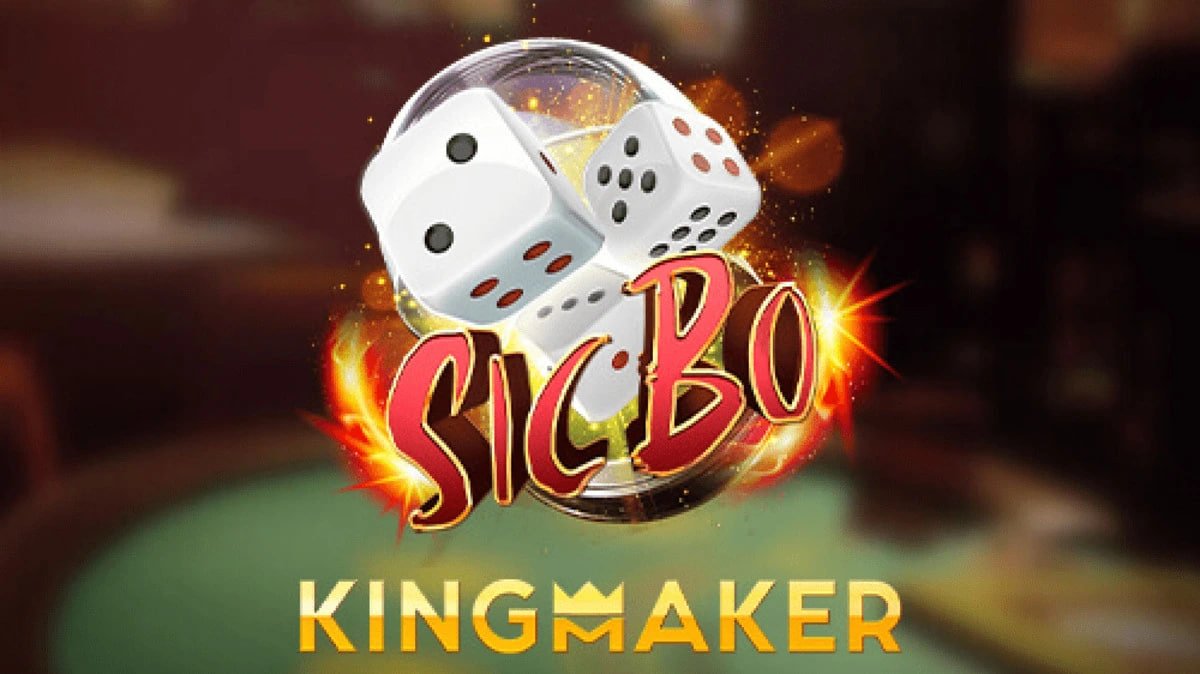 menara platform interface showing sportsbook, live dealer, and slots games accessible on mobile phone